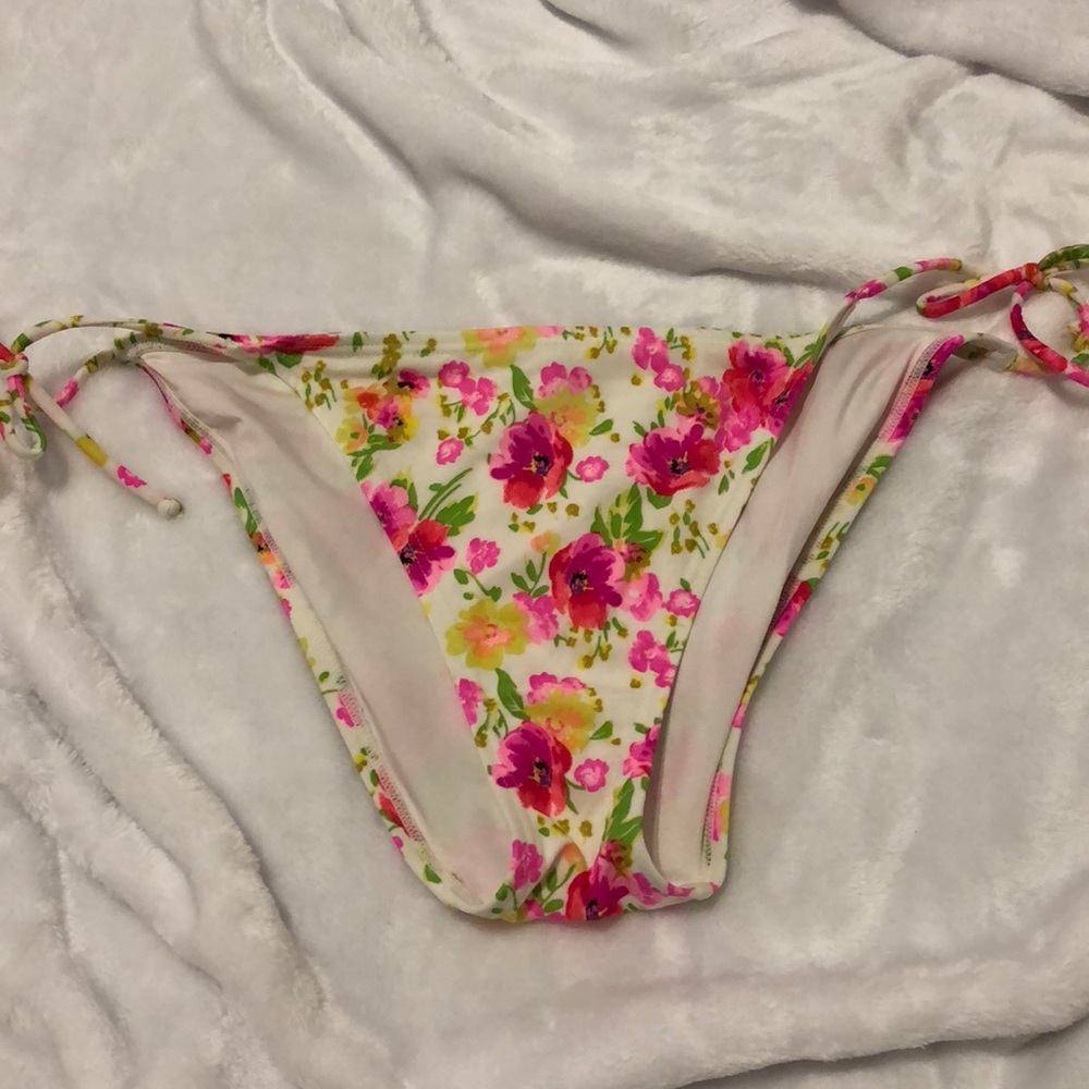 Victoria’s Secret side tie bikini bottom